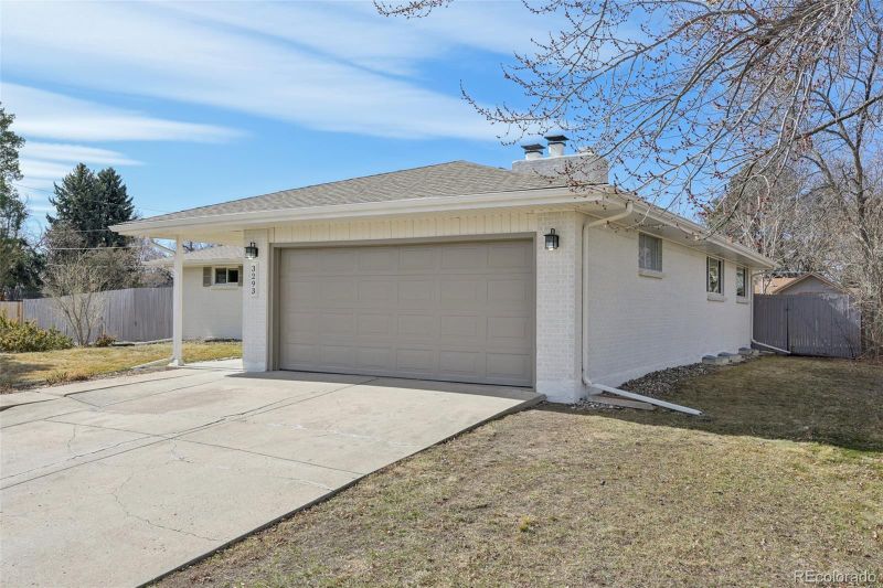 3293 S Florence Ct, Denver, CO 80231