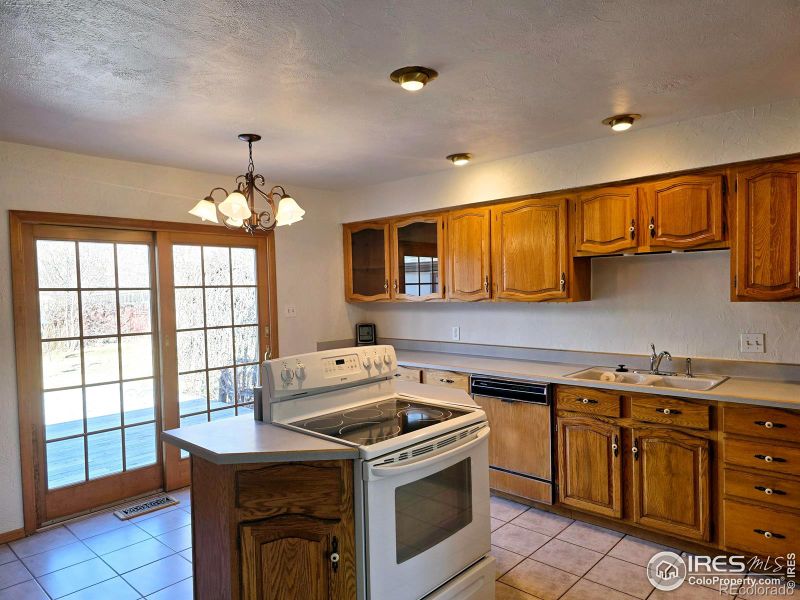 2085 Carr St, Lakewood, CO 80214