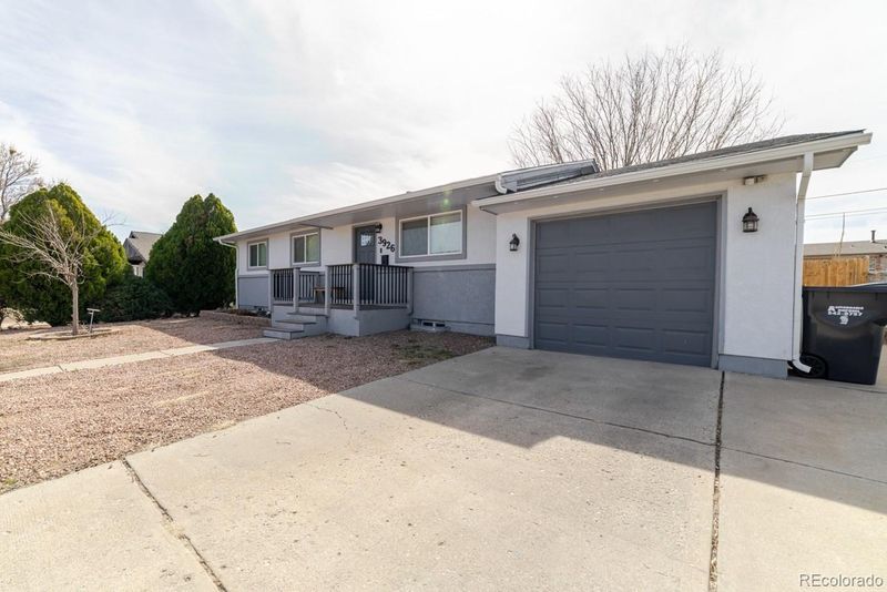 3926 Sheffield Ln, Pueblo, CO 81005