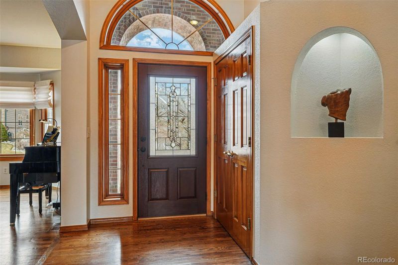 112 Willowleaf Dr, Littleton, CO 80127
