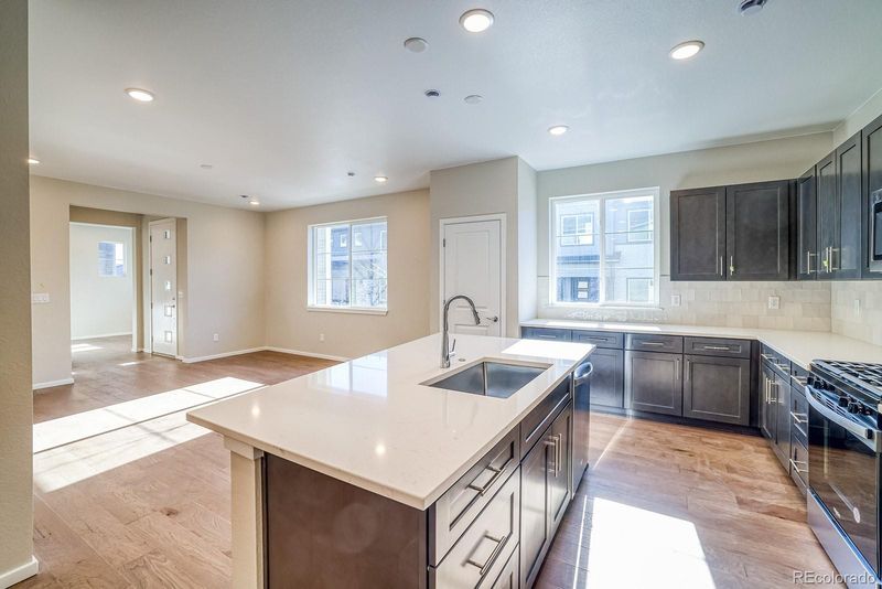 23970 E 41st Ave, Aurora, CO 80019