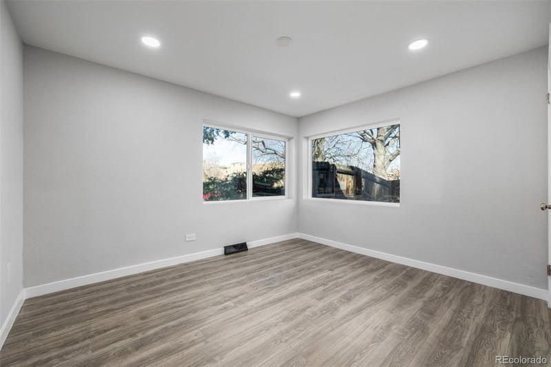832 Dahlia St, Denver, CO 80220