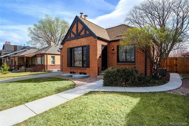 2550 N Glencoe St, Denver, CO 80207