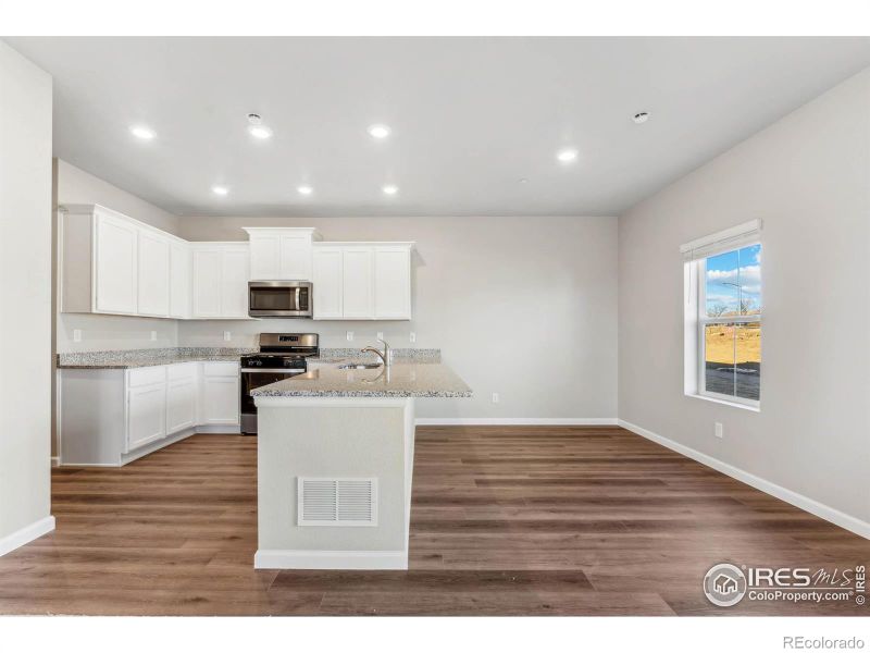 137 Robin Rd, Johnstown, CO 80534