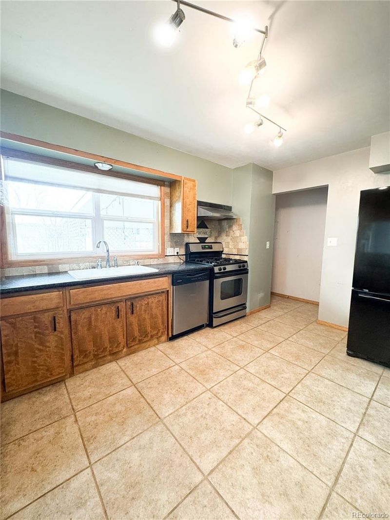 273 Crest St, Rangely, CO 81648
