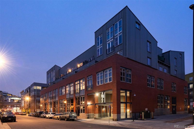 2955 Inca St #2F, Denver, CO 80202