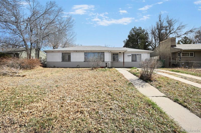 1032 Geneva St, Aurora, CO 80010