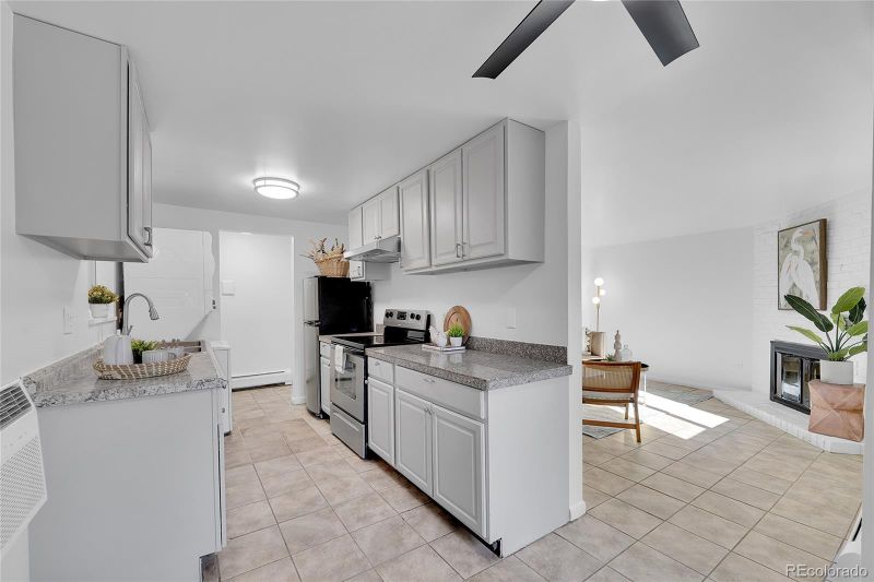 2700 S Holly St #107, Denver, CO 80222