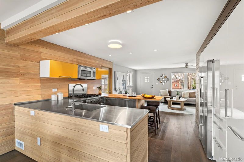 3270 S Washington St, Englewood, CO 80113