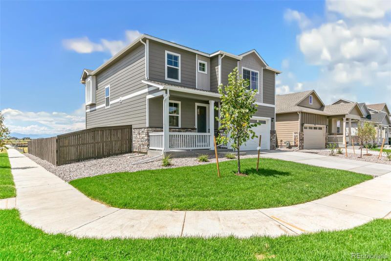 9886 Ceylon Ct, Commerce City, CO 80022