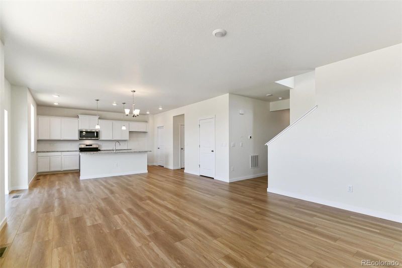 9886 Ceylon Ct, Commerce City, CO 80022