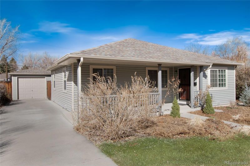 2307 Moline St, Aurora, CO 80010