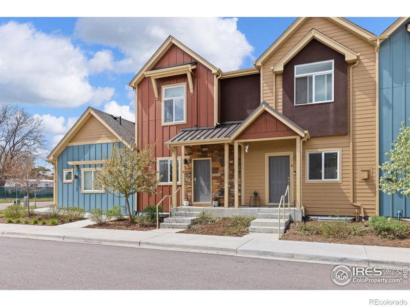 1317 Country Ct #B, Longmont, CO 80501