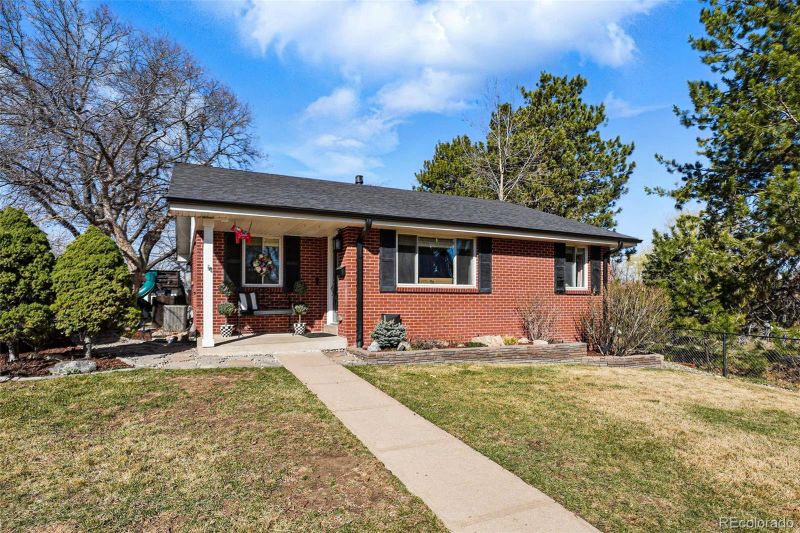 2527 S Vine St, Denver, CO 80210