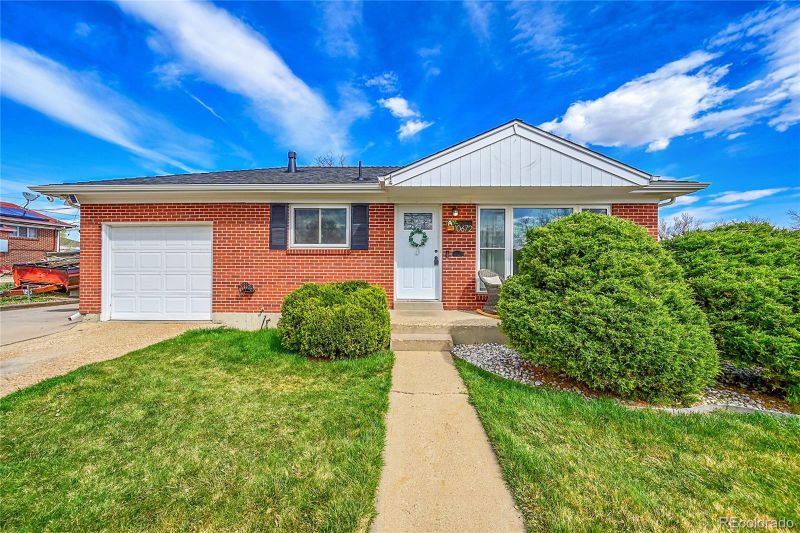 10672 Larson Dr, Northglenn, CO 80233