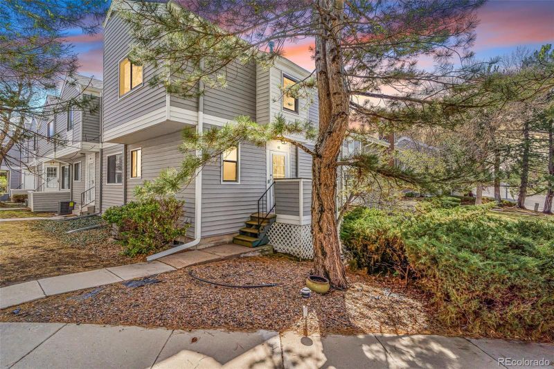42 S Moline St, Aurora, CO 80012