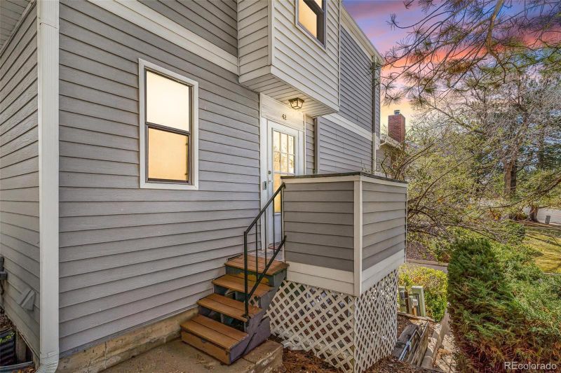 42 S Moline St, Aurora, CO 80012
