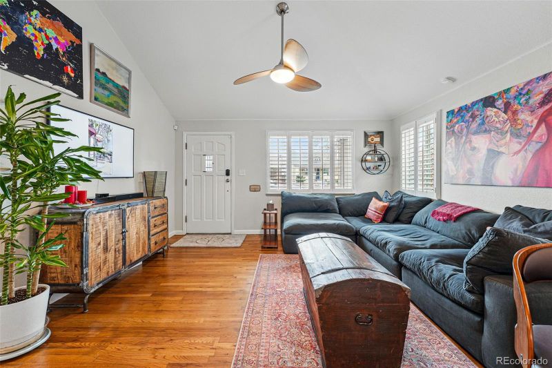 681 S Logan St, Denver, CO 80209