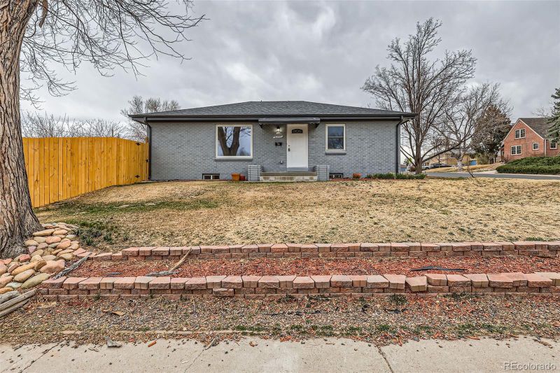 9295 E 12th Ave, Aurora, CO 80010