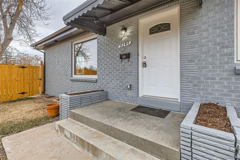 9295 E 12th Ave, Aurora, CO 80010