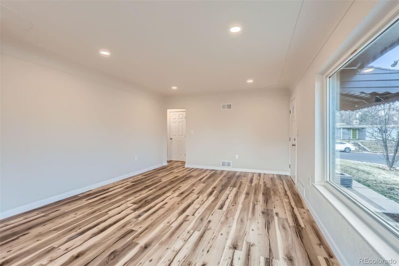 9295 E 12th Ave, Aurora, CO 80010