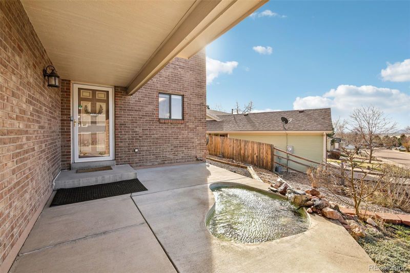 2208 S Eldridge Ct, Lakewood, CO 80228