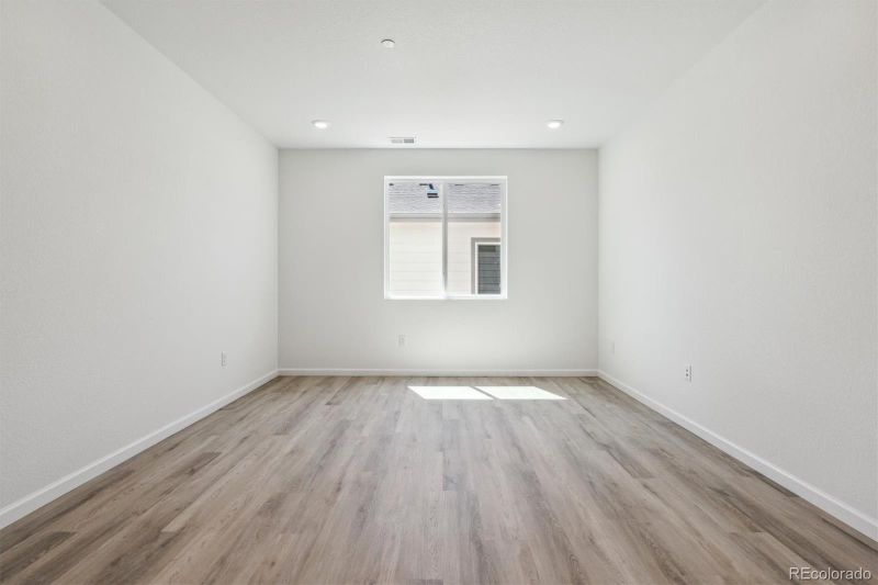 9082 Telluride Ct, Commerce City, CO 80022