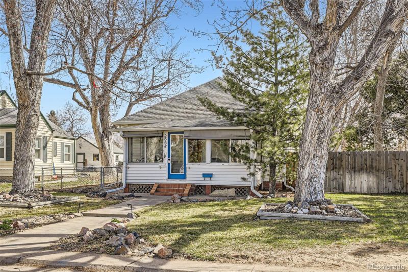 5668 S Foresthill St, Littleton, CO 80120