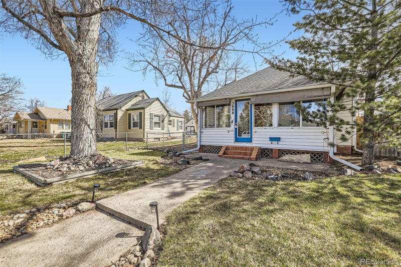 5668 S Foresthill St, Littleton, CO 80120