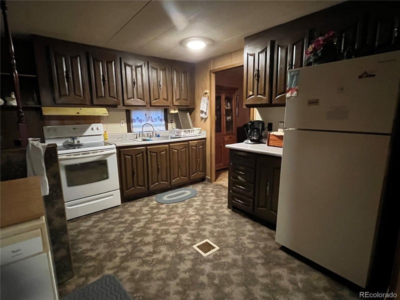 188 Madison St, Burlington, CO 80807