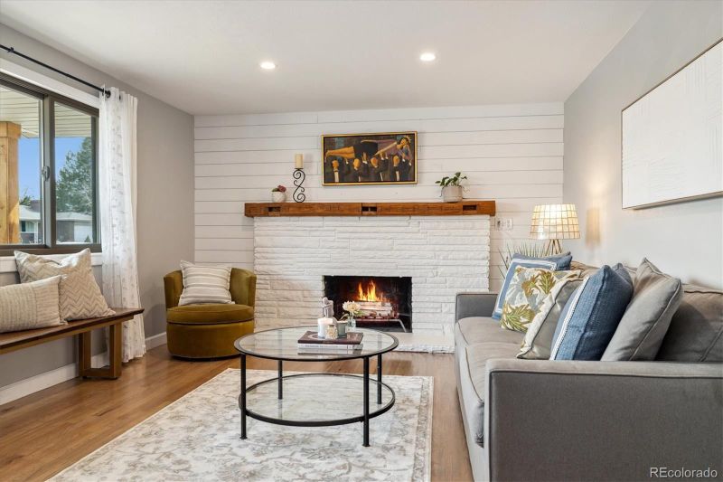 1667 S Balsam Ct, Lakewood, CO 80232