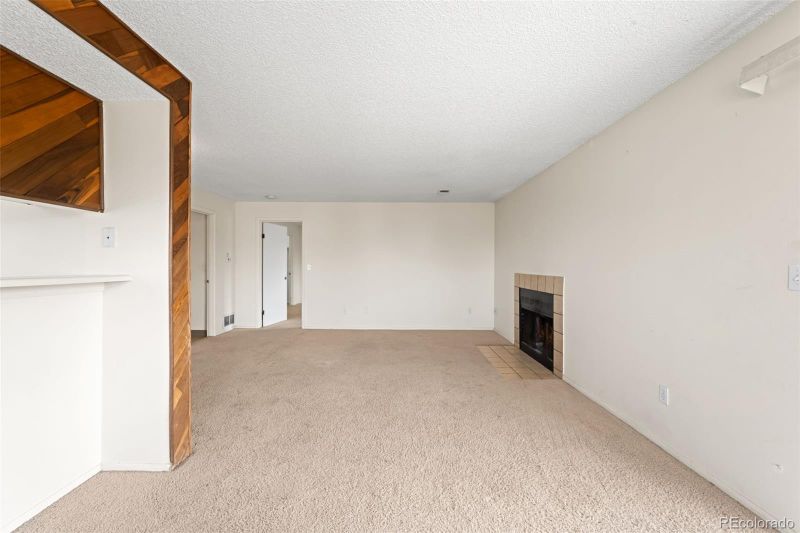 3041 S Ursula Cir #302, Aurora, CO 80014
