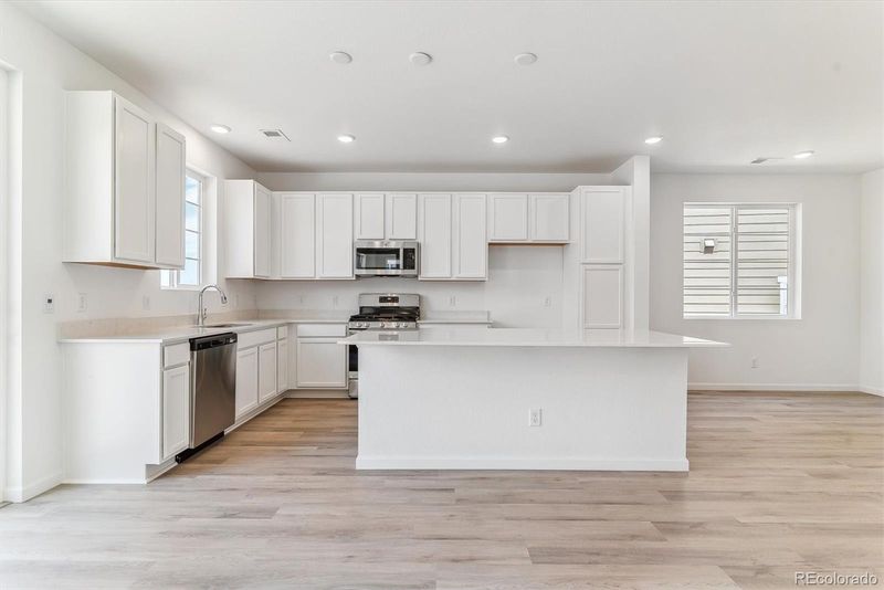 449 S Salida St, Aurora, CO 80017