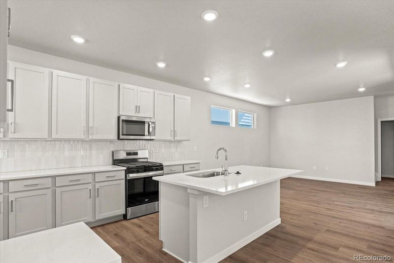 2662 E 103rd Ave, Thornton, CO 80229