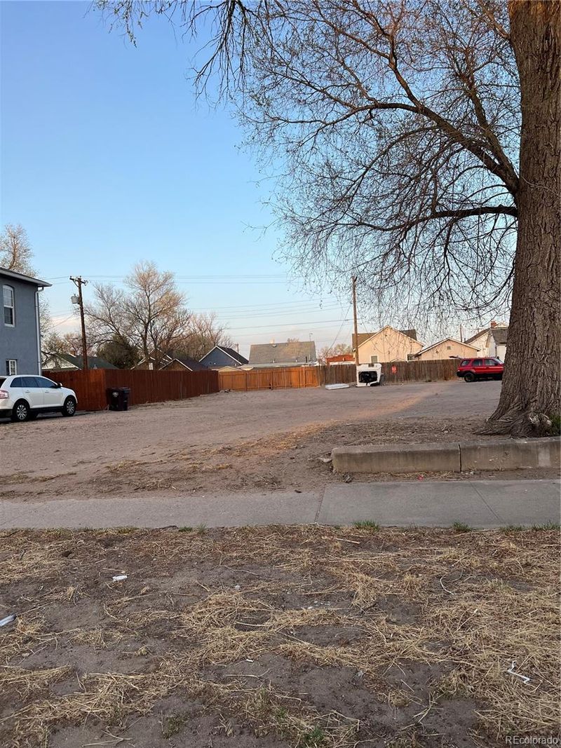 1220 E Abriendo Ave, Pueblo, CO 81004
