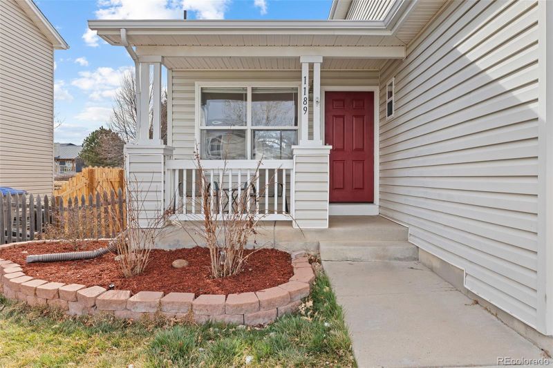 1189 Fall River Cir, Longmont, CO 80504