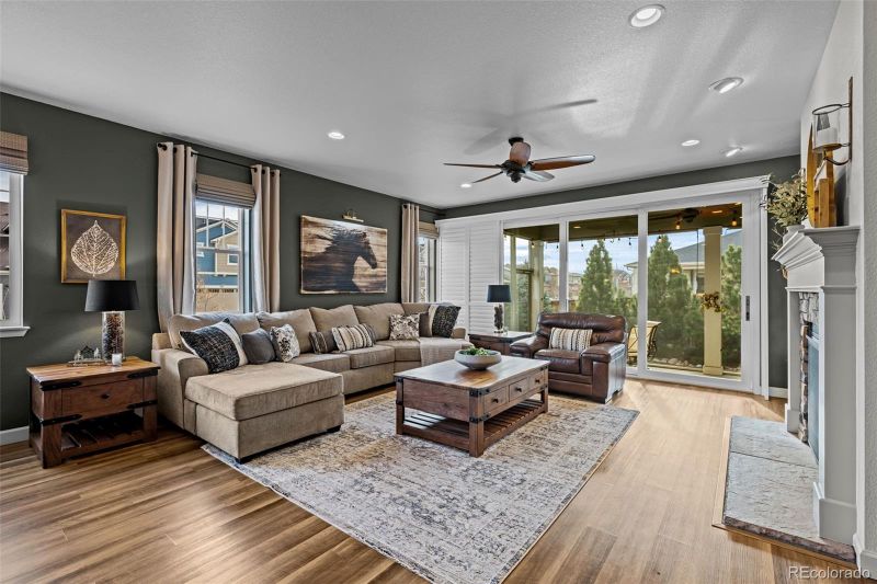 1041 Woodgate Ct, Longmont, CO 80501