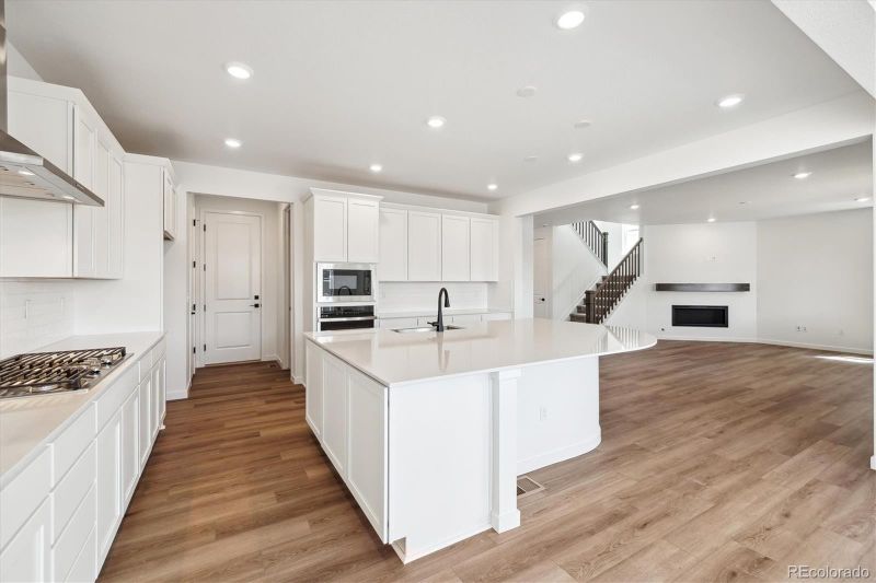 24748 E 40th Ave, Aurora, CO 80019