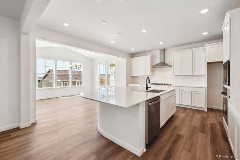 24748 E 40th Ave, Aurora, CO 80019