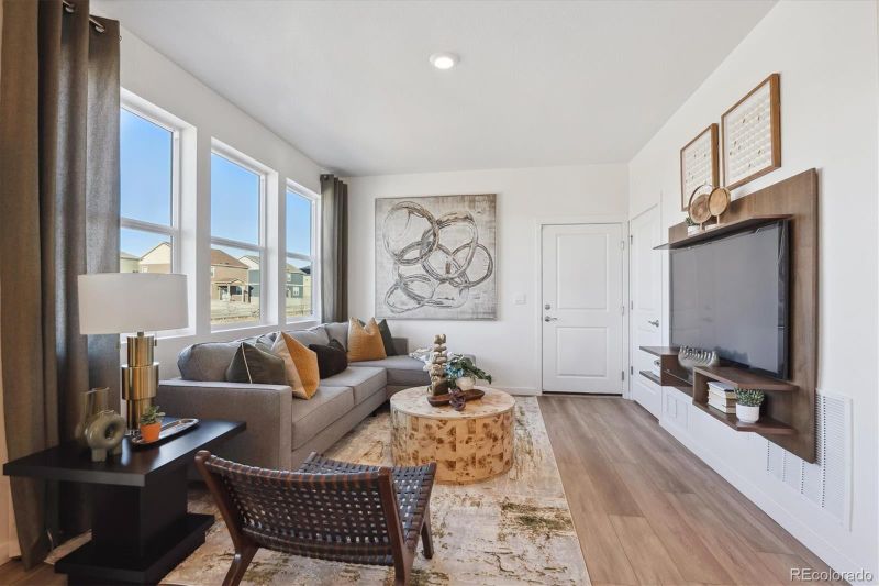 924 Andrews Crest Dr, Berthoud, CO 80513