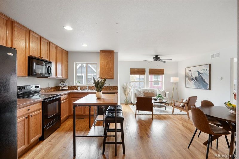 2220 Valentia St, Denver, CO 80238