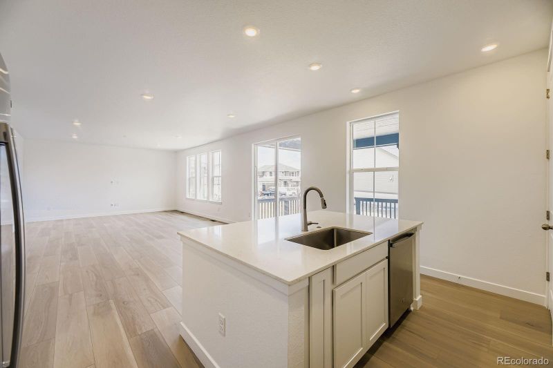 7386 S Yank Ct, Littleton, CO 80127