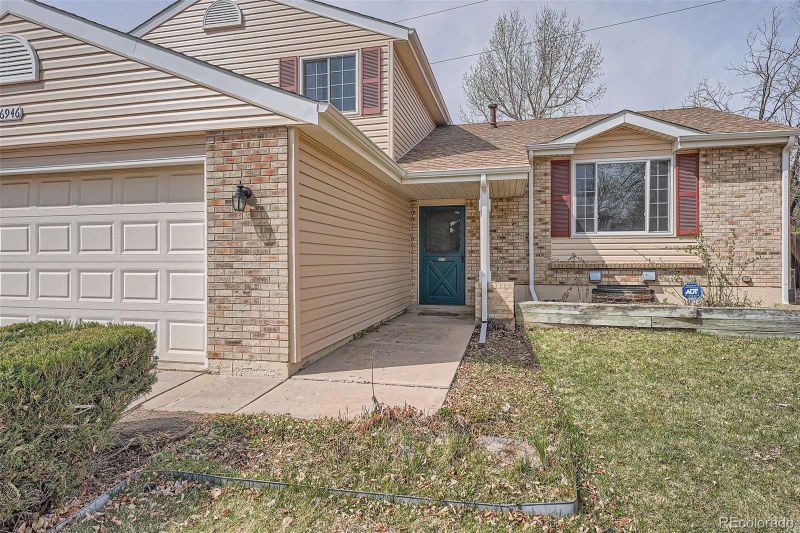 16946 E Progress Cir, Centennial, CO 80015