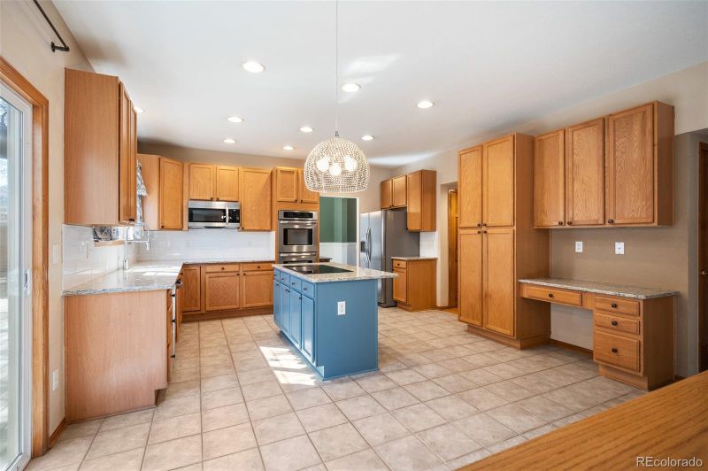 10512 Cimarron St, Longmont, CO 80504