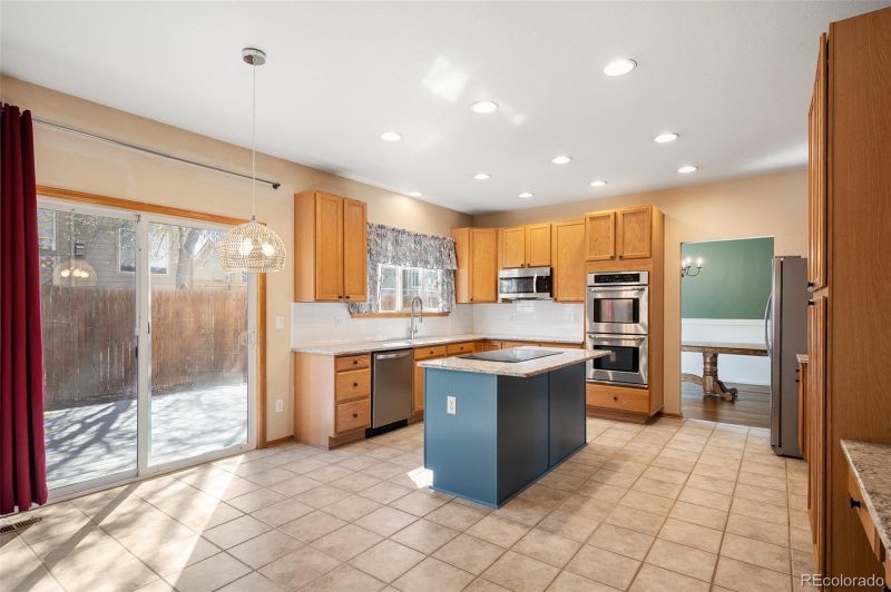 10512 Cimarron St, Longmont, CO 80504