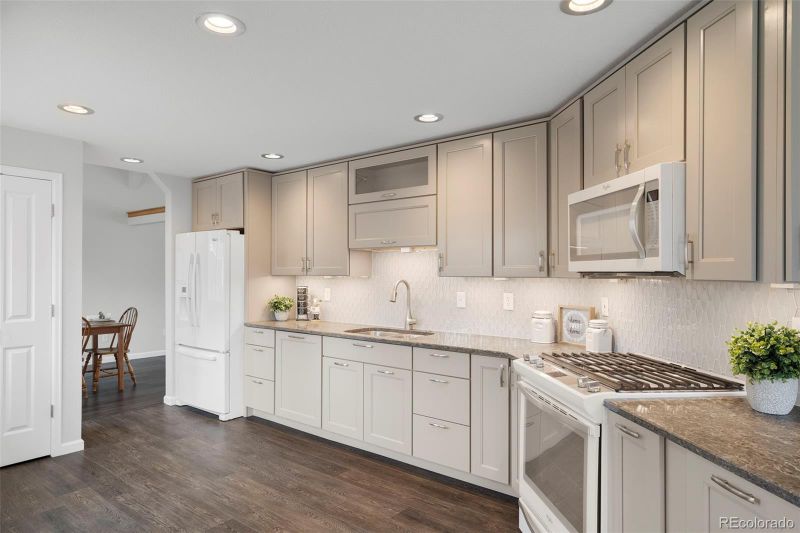 1457 Mcintosh Ave, Broomfield, CO 80020