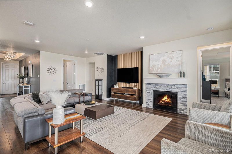 8815 S Tibet Ct, Aurora, CO 80016
