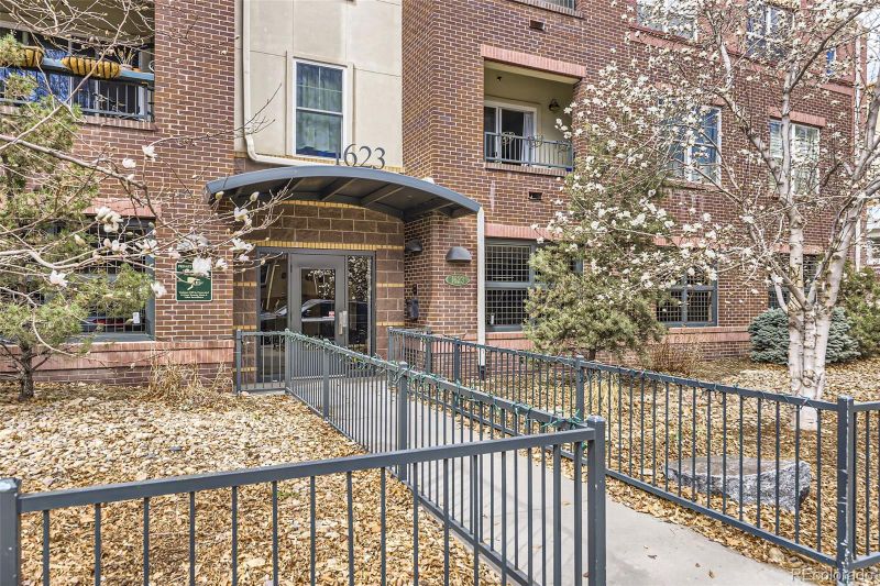 1623 Saint Paul St #306, Denver, CO 80206