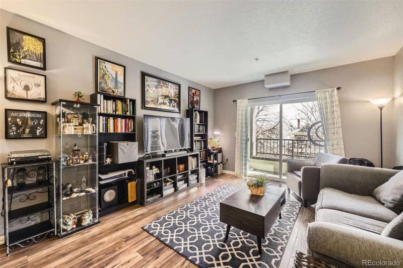 1623 Saint Paul St #306, Denver, CO 80206