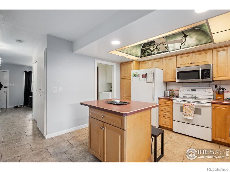 9019 E Oxford Dr, Denver, CO 80237